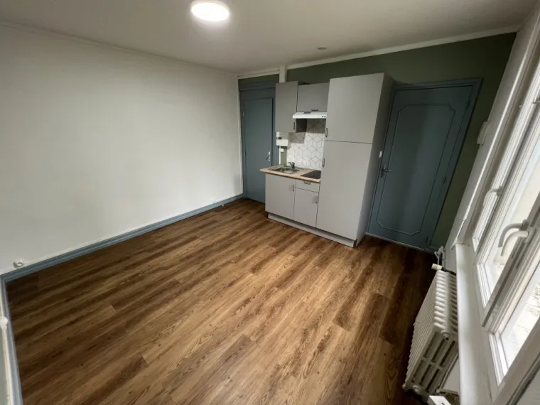 Rénovation d'un studio étudiant à DOUAI , Valenciennes, Alternative Concept Bois